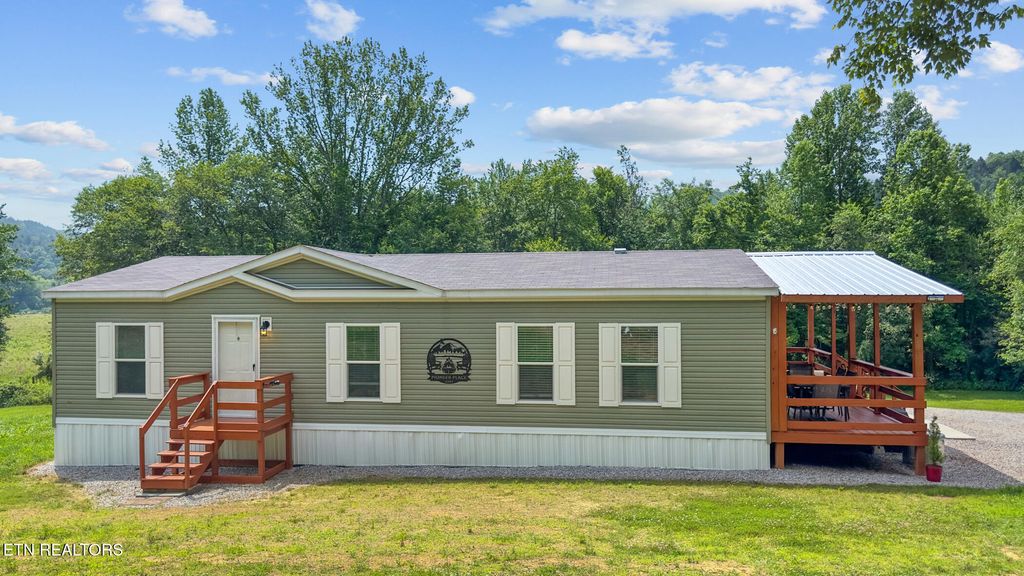 Photo of 3329 Stinking Creek Rd, Pioneer, TN 37847 (MLS # 1306637)