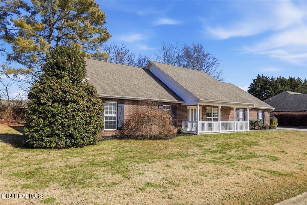 Photo of 343 Royal Oaks Drive, Maryville, TN 37801 (MLS # 1329314)