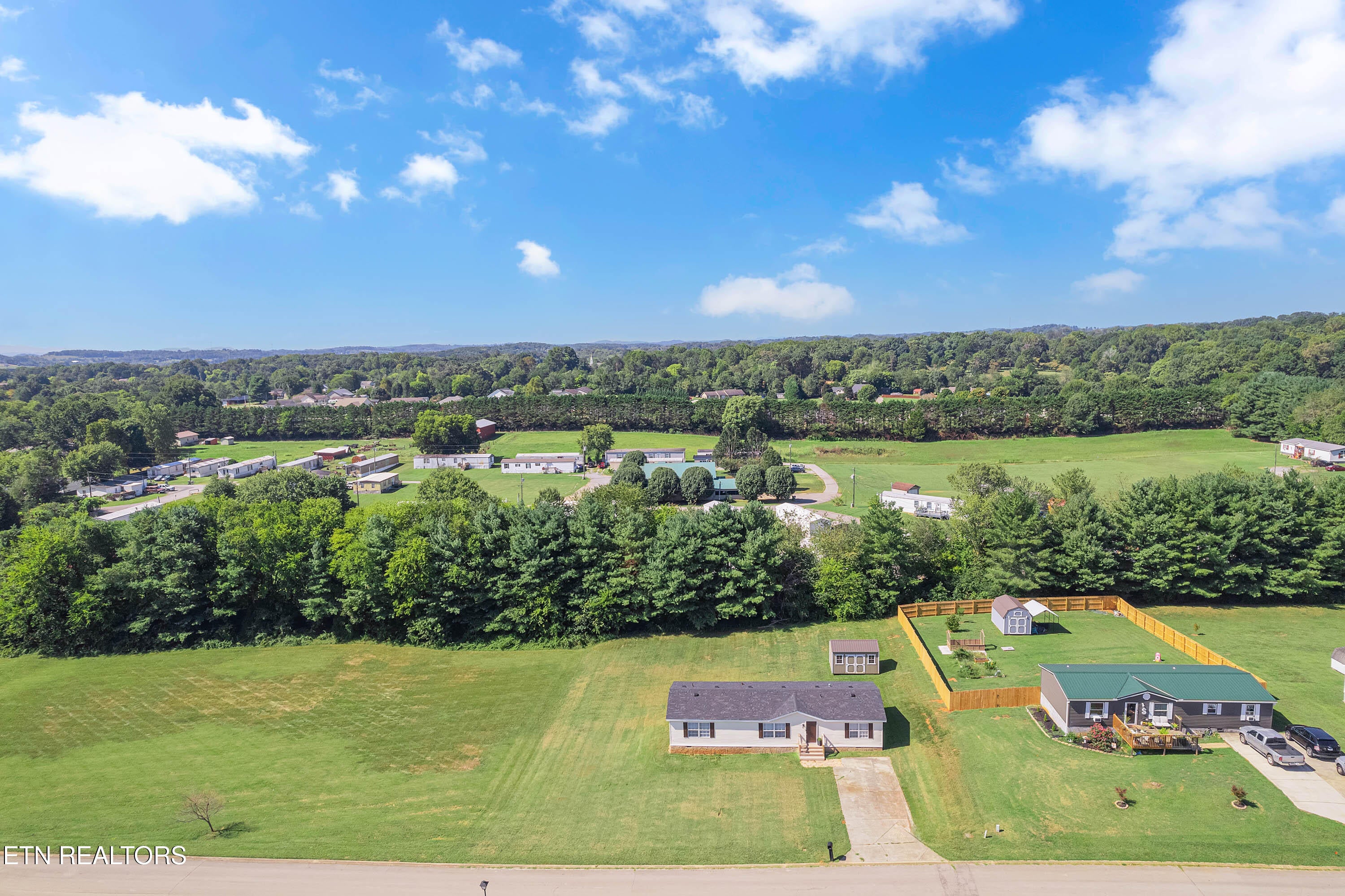 933 Ridgeview Rd