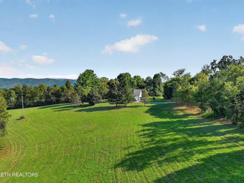 Photo of 590 Cave Springs Rd, Tazewell, TN 37879 (MLS # 1346116)