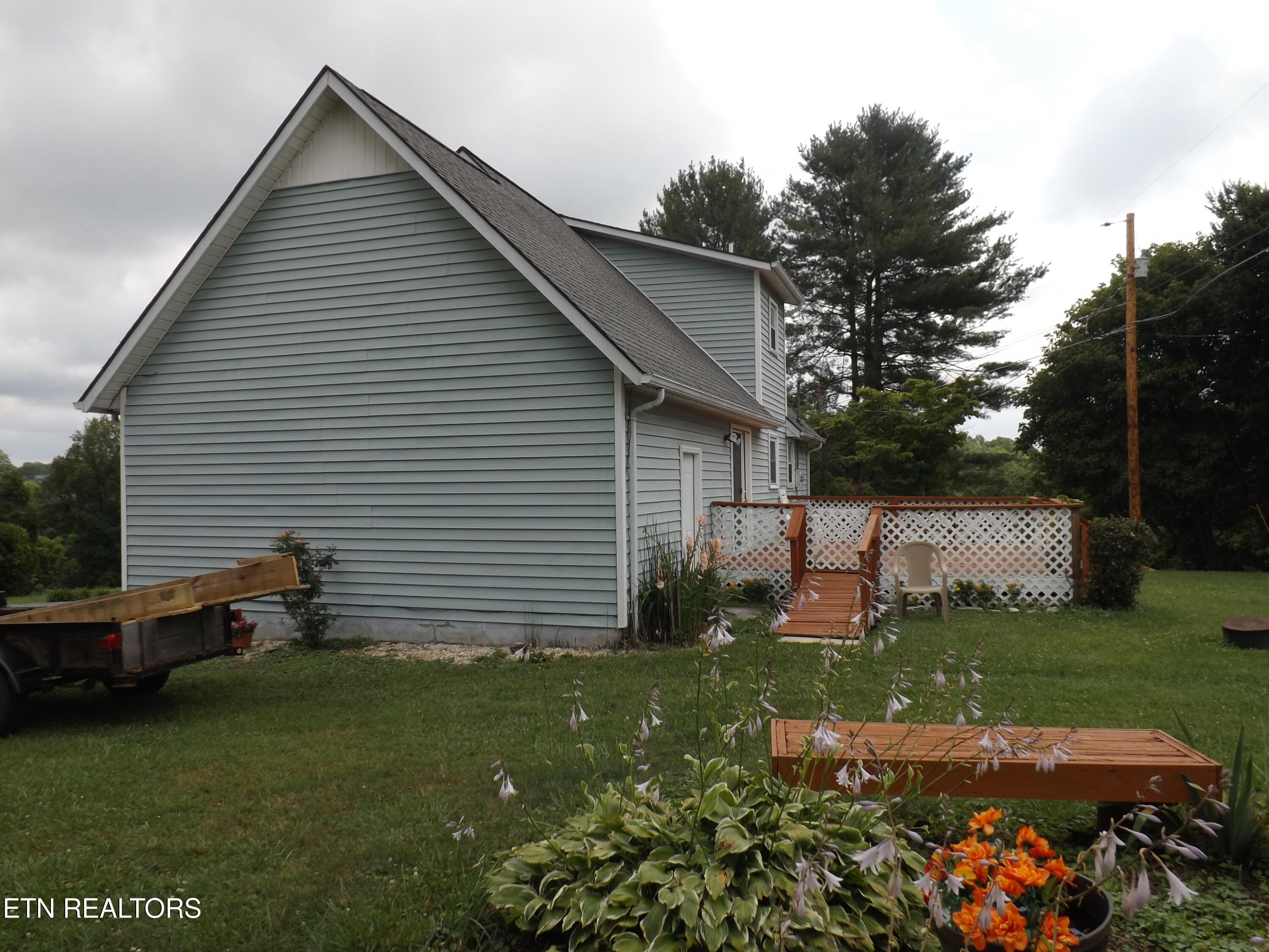 590 Cave Springs Rd