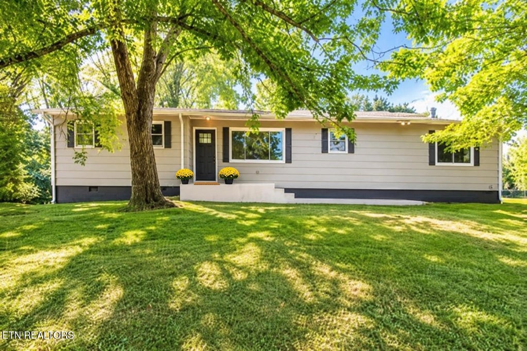 Photo of 242 Oak St, Maynardville, TN 37807 (MLS # 1347704)