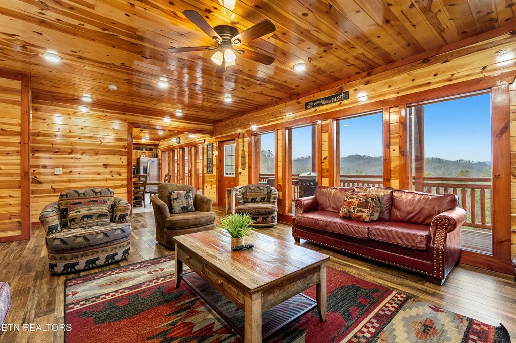 Photo of 3312 Lonesome Pine Way, Sevierville, TN 37862 (MLS # 1323817)