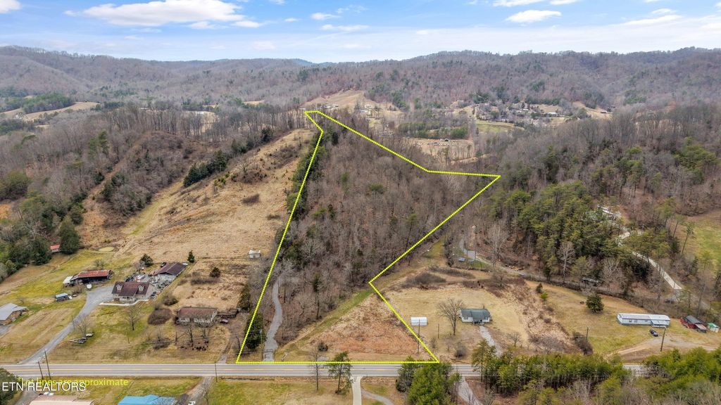 Photo of 233 Highway 370, Luttrell, TN 37779 (MLS # 1329909)