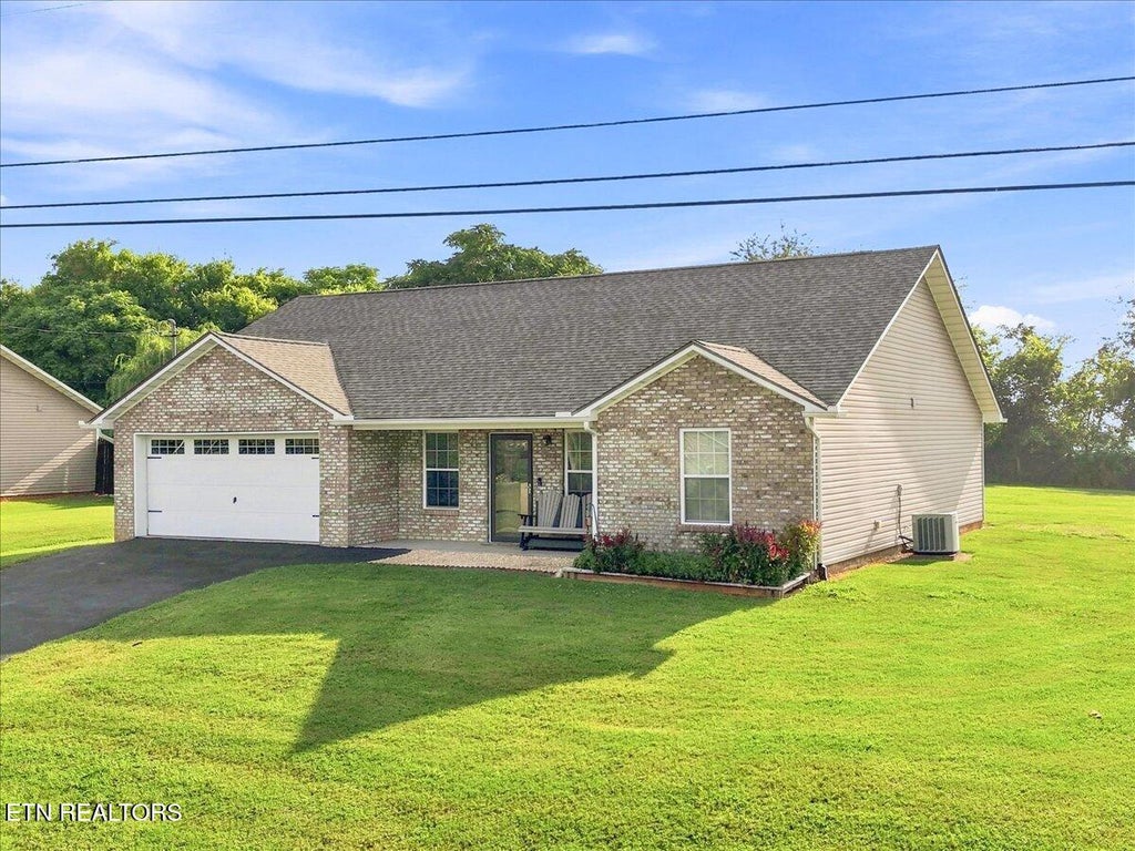 Photo of 611 Privet Drive, Dandridge, TN 37725 (MLS # 1355974)