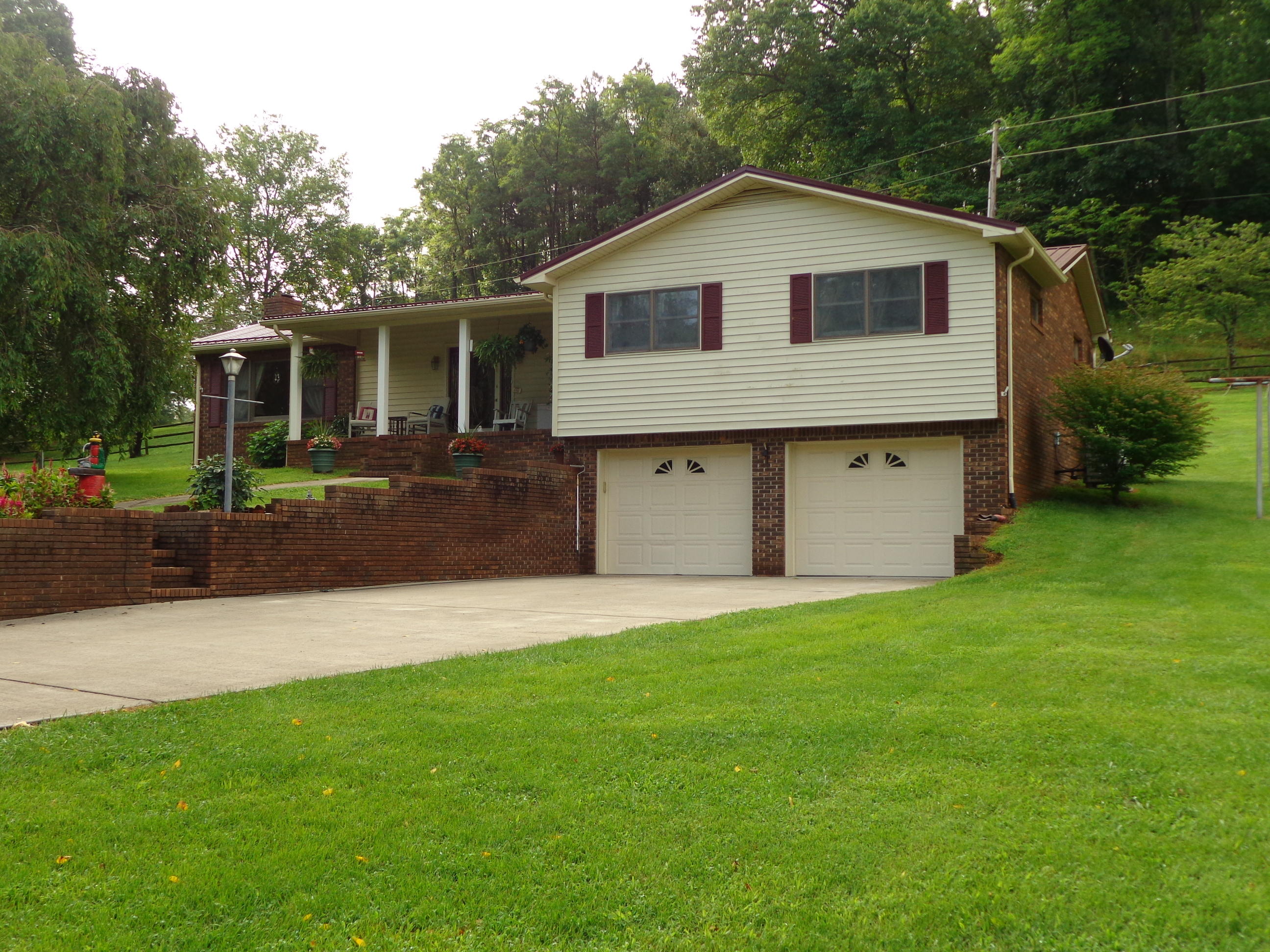 Photo 1 of 32 — 580 Willow Lane, Jefferson City, TN 37760