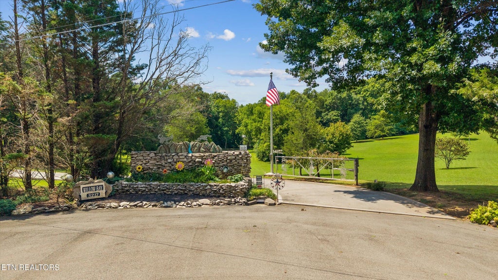Photo of 3217 Cove Lane, Louisville, TN 37777 (MLS # 1353586)