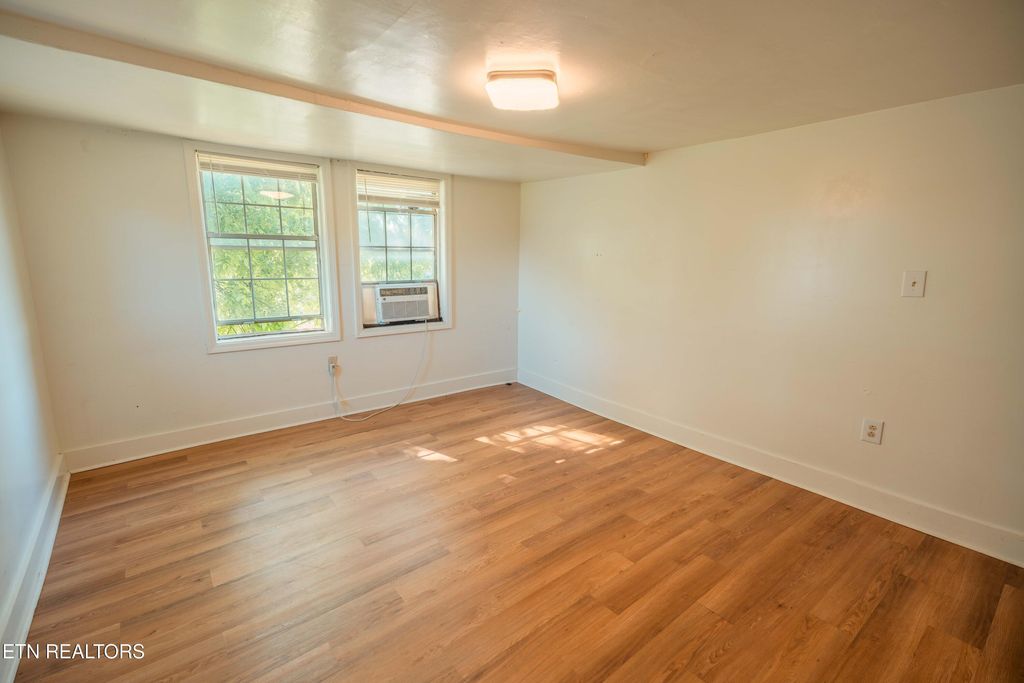 Photo of 2430 Parkview Ave, Knoxville, TN 37917 (MLS # 1337025)