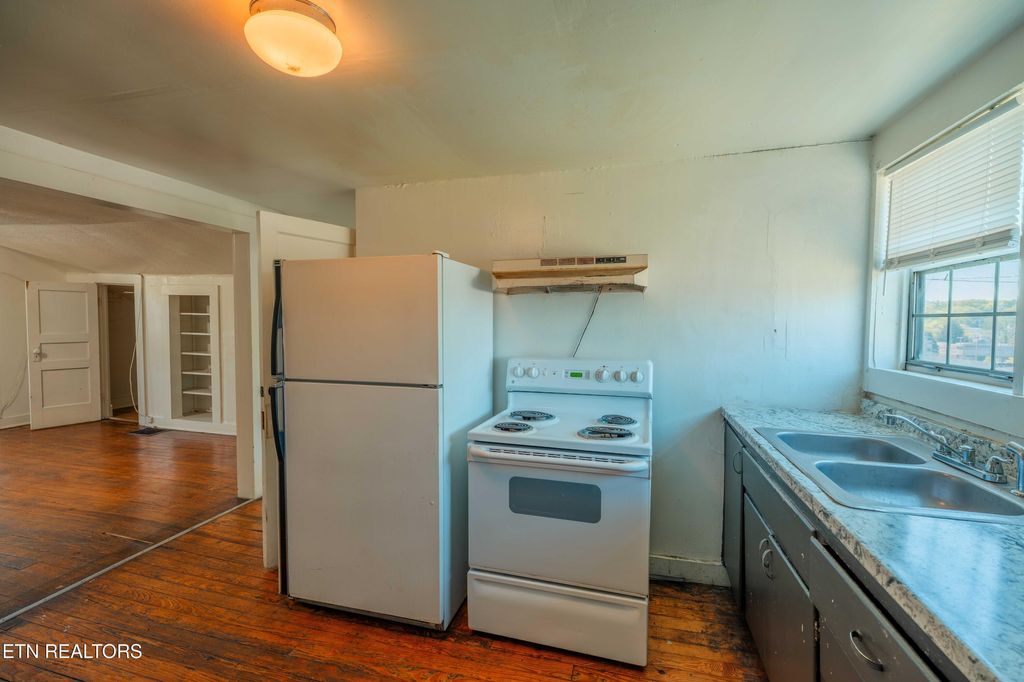 Photo of 2430 Parkview Ave, Knoxville, TN 37917 (MLS # 1337025)