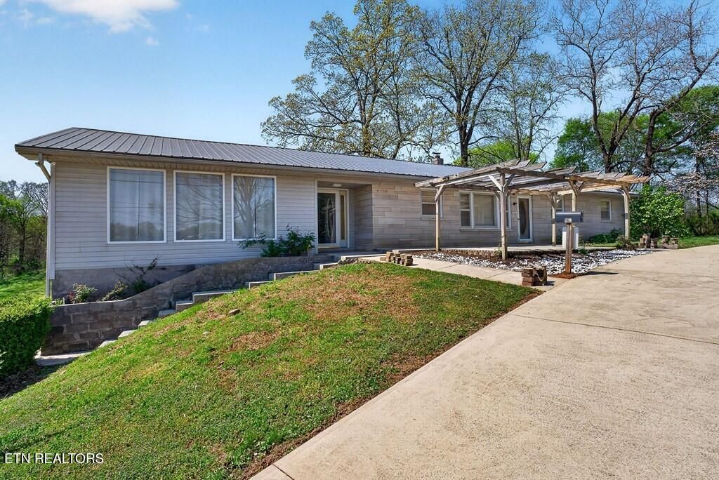 Photo of 463 Franks Ferry Rd, Sparta, TN 38583 (MLS # 1338778)
