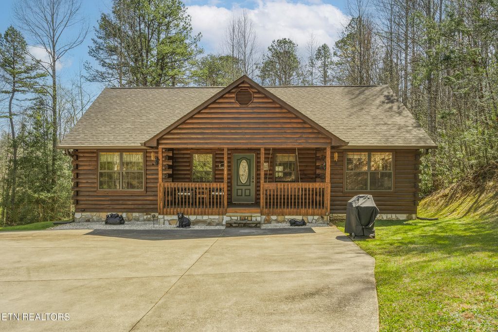 Photo of 1711 Brent Hills Blvd, Gatlinburg, TN 37738 (MLS # 1334704)