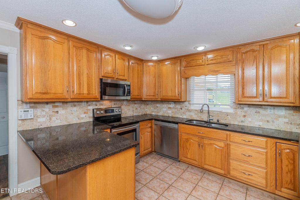 Photo of 917 Swan Pond Circle Rd, Harriman, TN 37748 (MLS # 1300862)