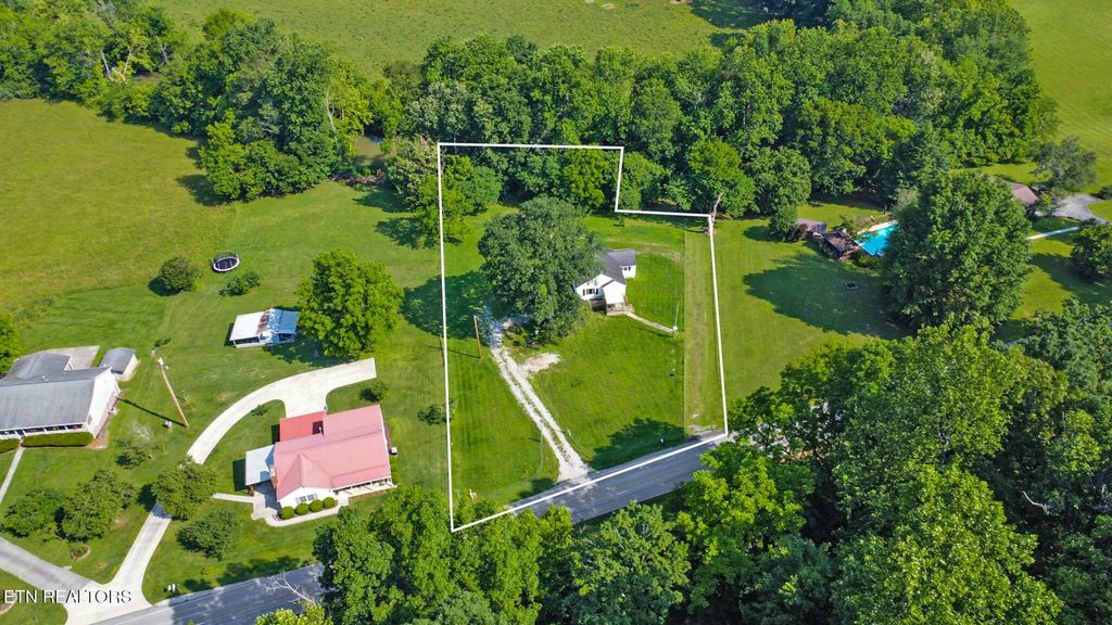 Photo of 857 Poplar Creek Rd, Oliver Springs, TN 37840 (MLS # 1314166)