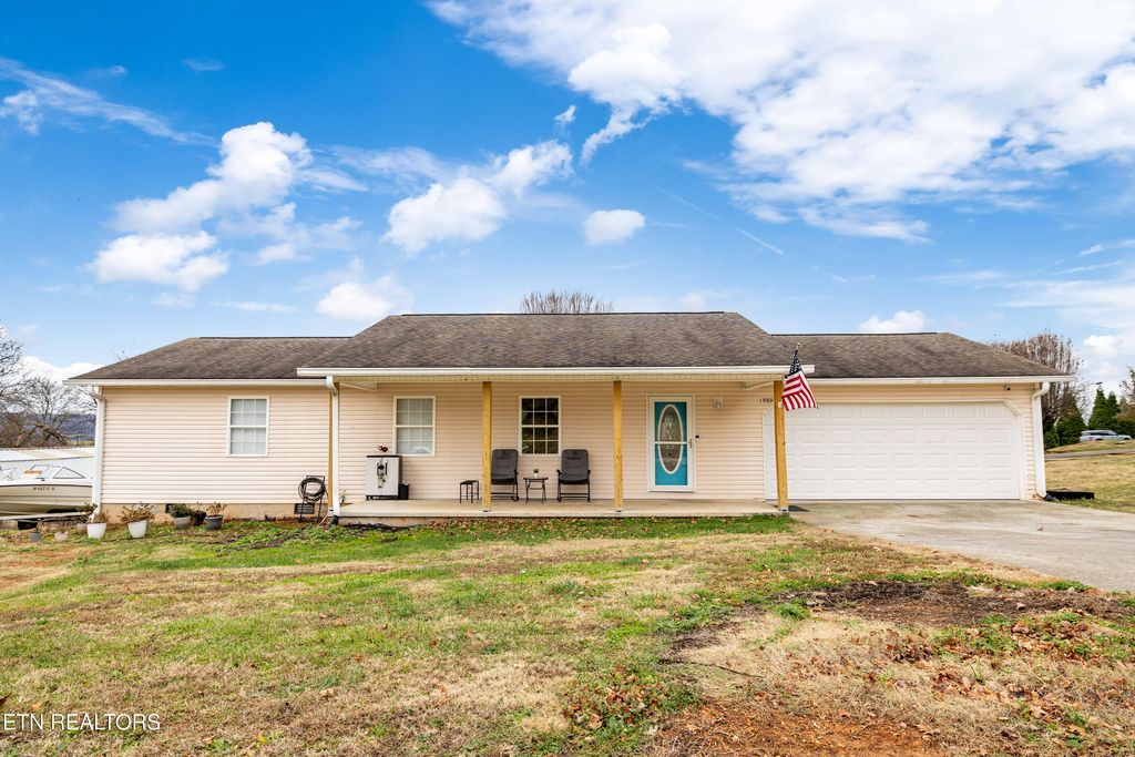 Photo of 1989 Chestnut St, Sweetwater, TN 37874 (MLS # 1285409)