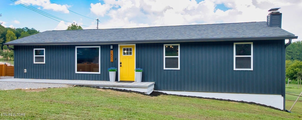 Photo of 1502 Shadowood Drive, Maryville, TN 37803 (MLS # 1353723)