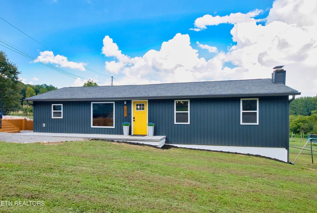 Photo of 1502 Shadowood Drive, Maryville, TN 37803 (MLS # 1353723)