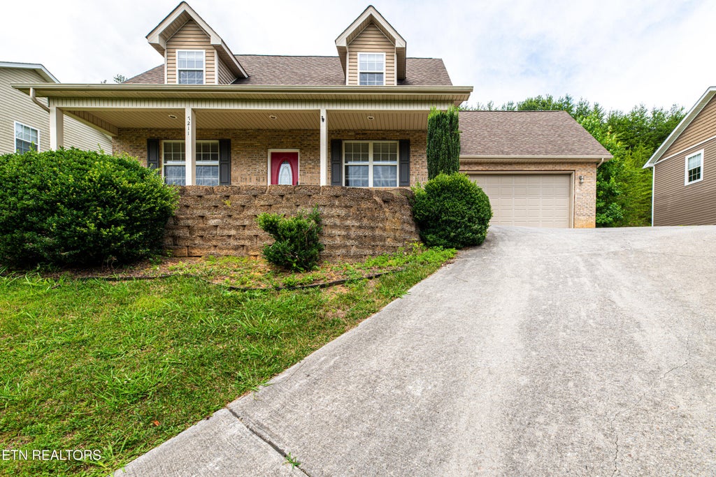 Photo of 7211 Remagen Lane, Knoxville, TN 37920 (MLS # 1345677)