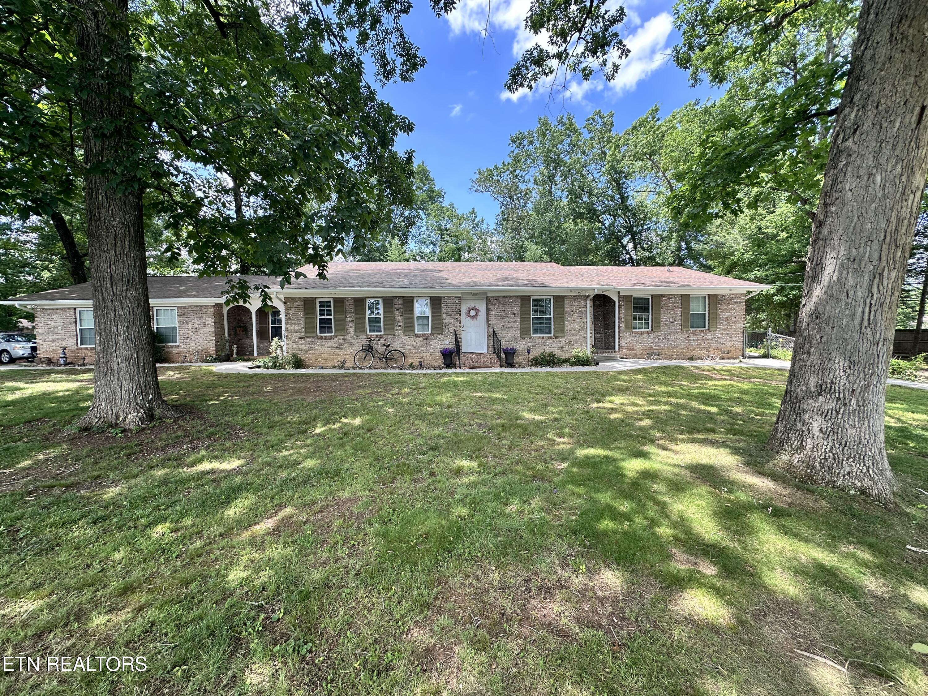 408 Dell Rd