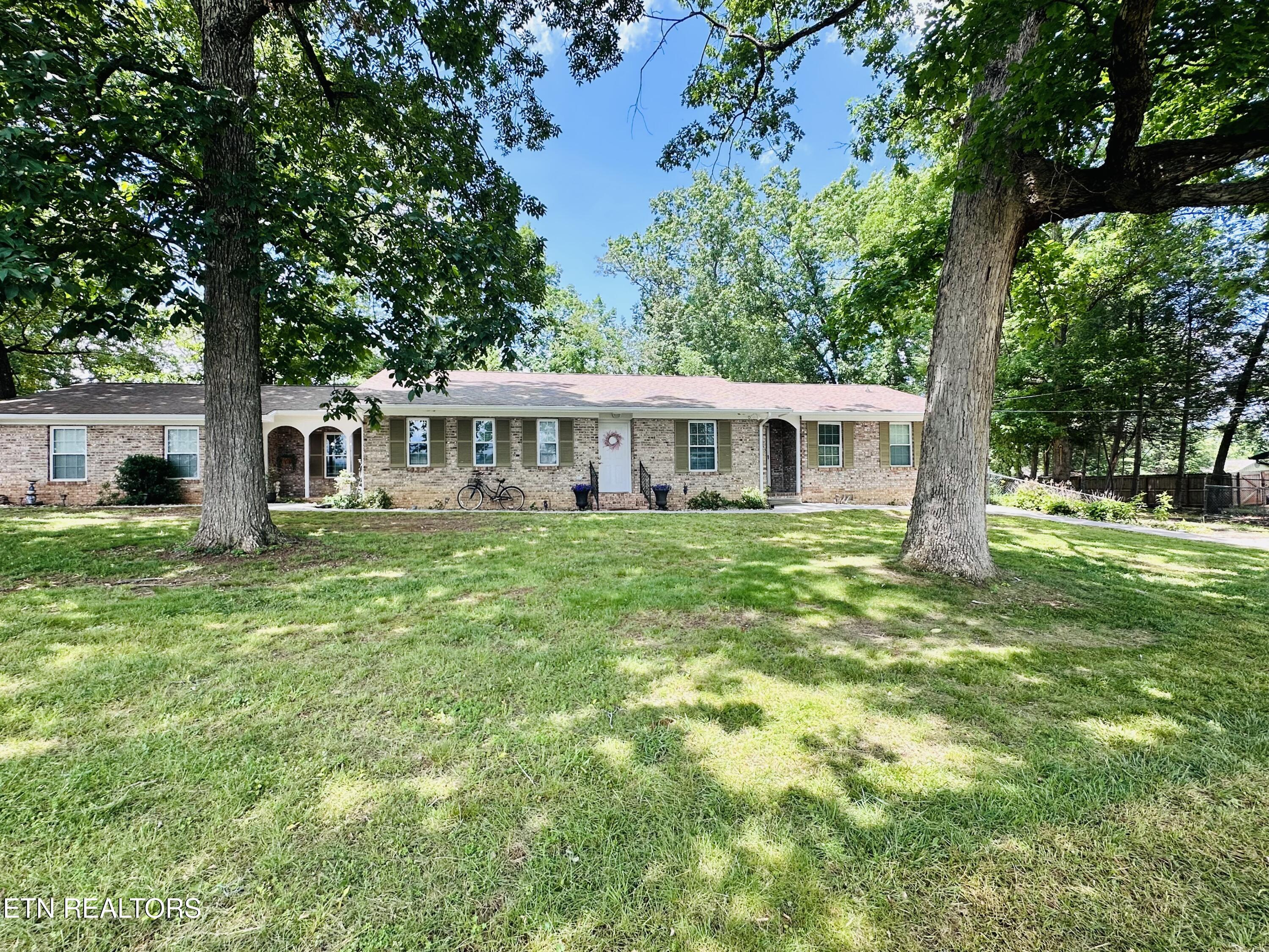 408 Dell Rd