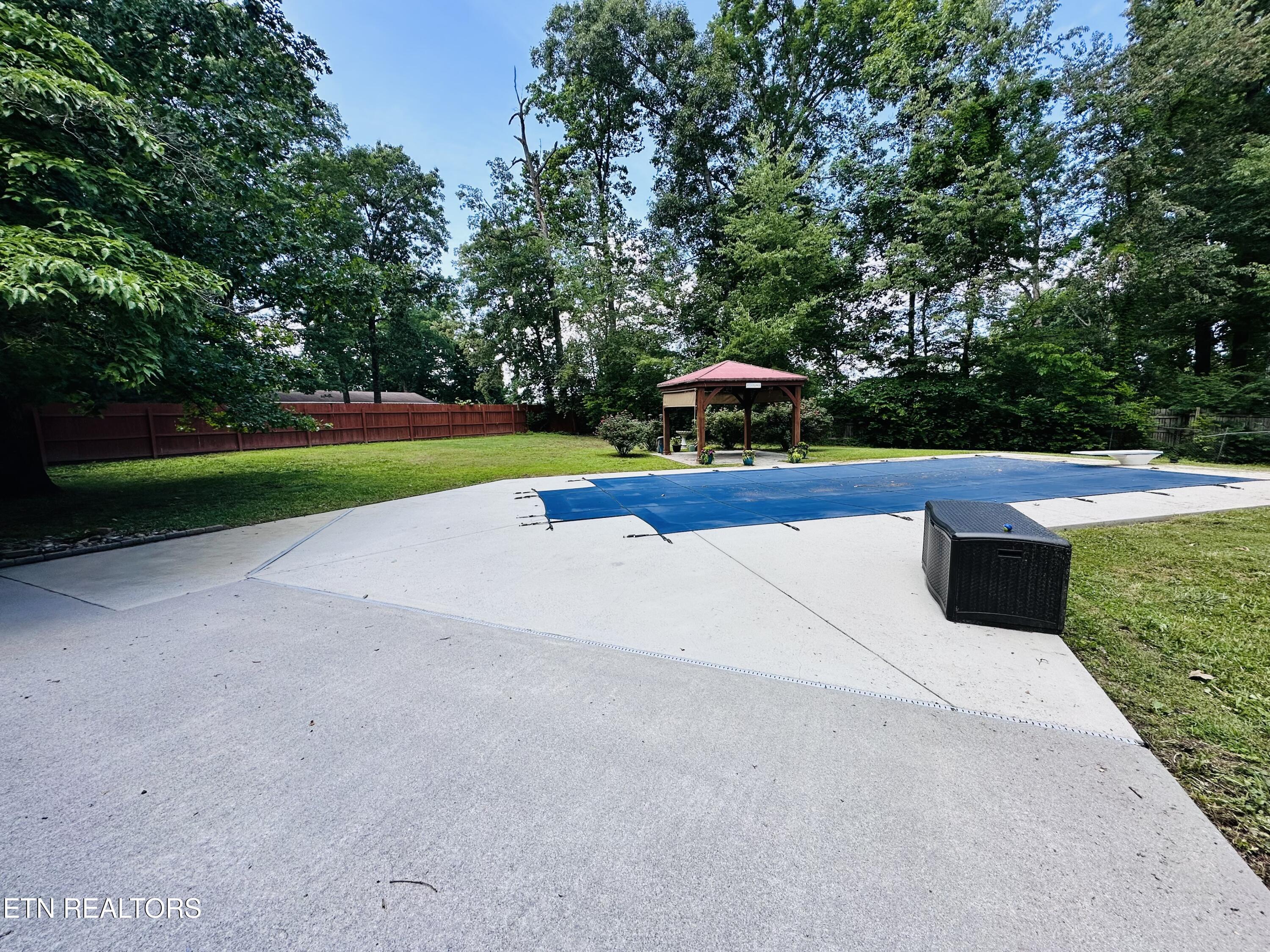 408 Dell Rd