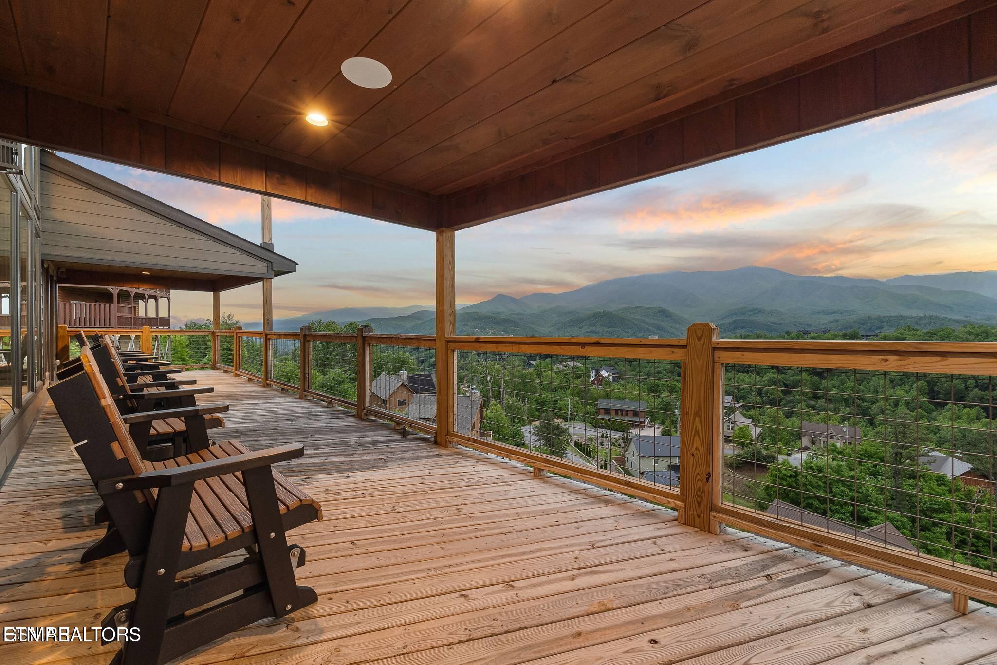 824 N Skyline Drive