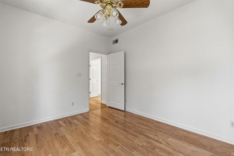 Tiny photo for 204 David Rd, Clinton, TN 37716 (MLS # 1337226)