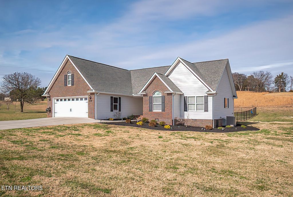 Photo of 349 Leeper Overlook, Dandridge, TN 37725 (MLS # 1290544)