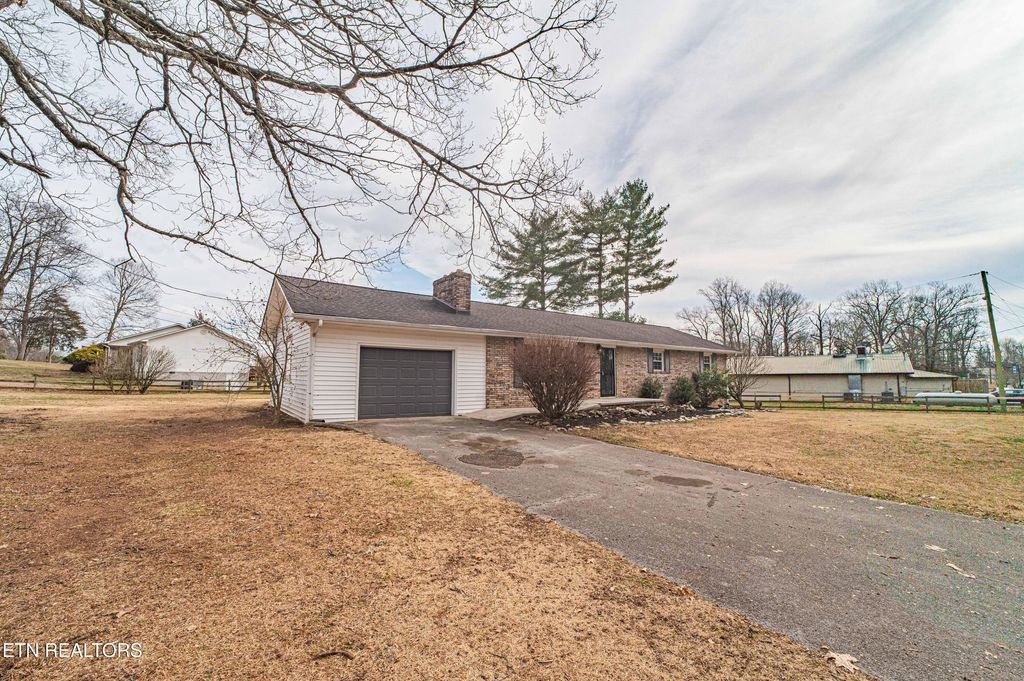 Photo of 4712 Douglas Dam Rd, Strawberry Plains, TN 37871 (MLS # 1329090)
