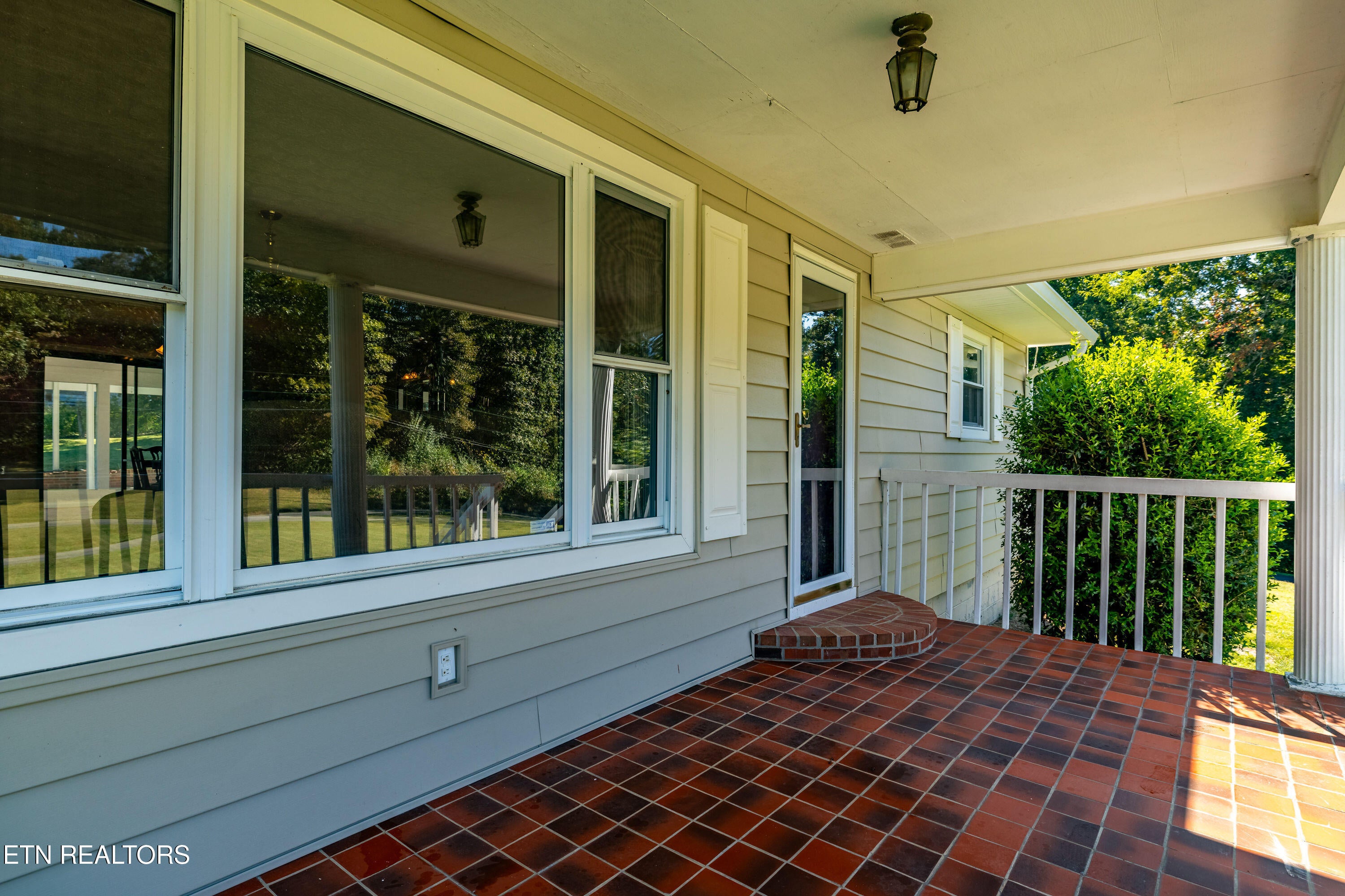 807 Adkins Rd