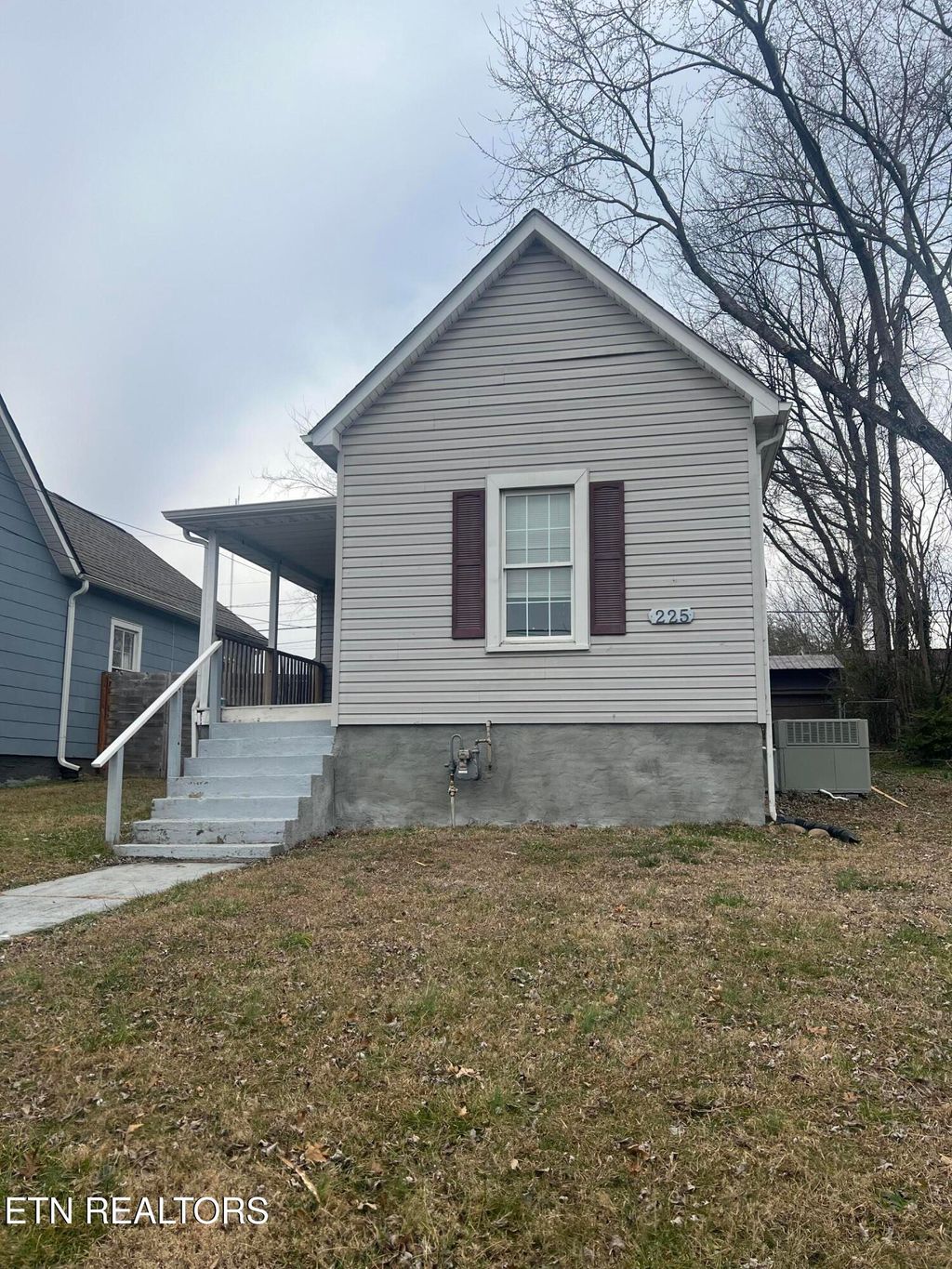 Photo of 225 E Quincy Ave, Knoxville, TN 37917 (MLS # 1325353)