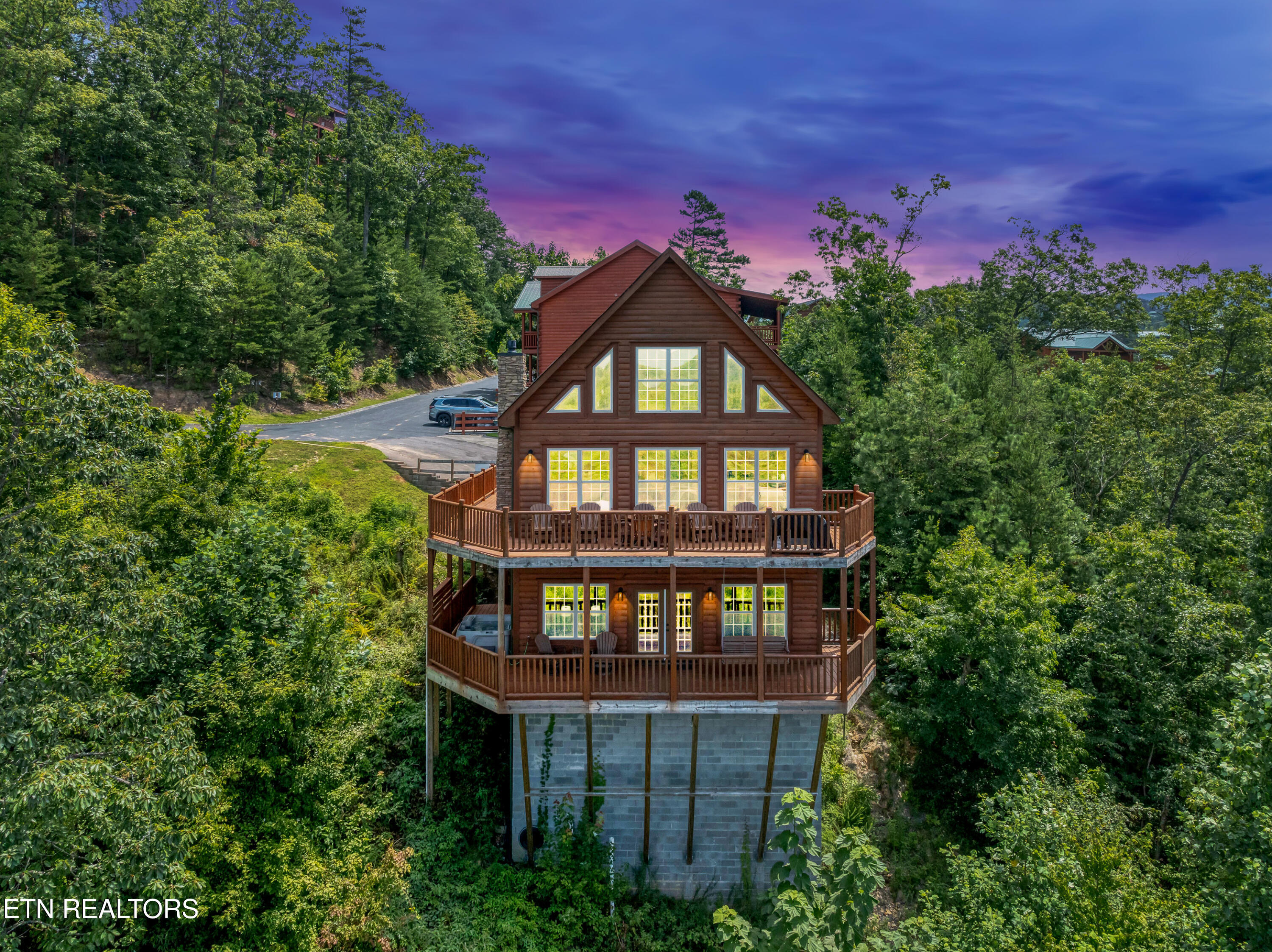 2219 Smoky Overlook Way