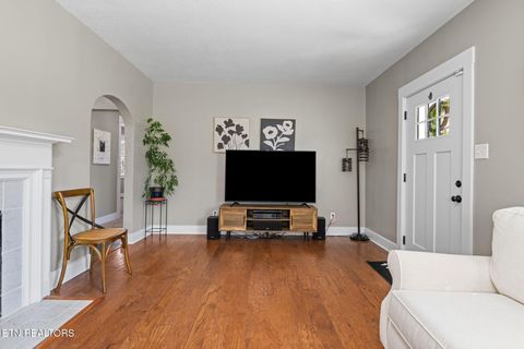 Tiny photo for 935 E Churchwell Ave, Knoxville, TN 37917 (MLS # 1332693)