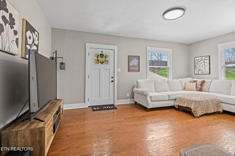 Tiny photo for 935 E Churchwell Ave, Knoxville, TN 37917 (MLS # 1332693)