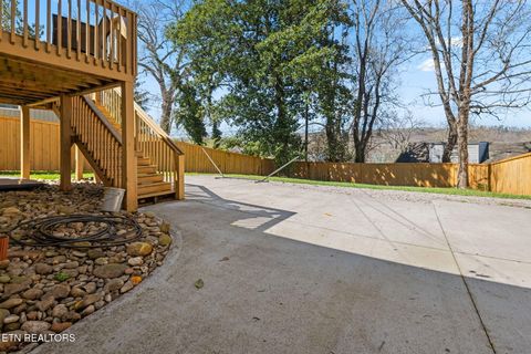 Tiny photo for 935 E Churchwell Ave, Knoxville, TN 37917 (MLS # 1332693)