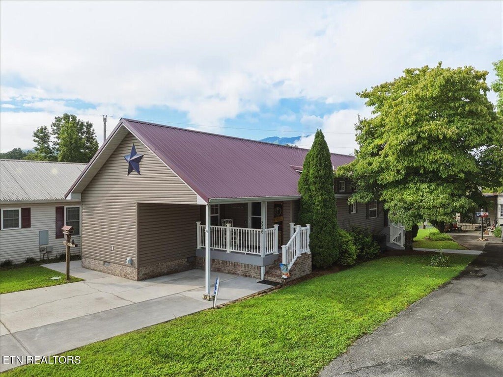Photo of 856 Peacock Ridge Drive, Townsend, TN 37882 (MLS # 1350821)