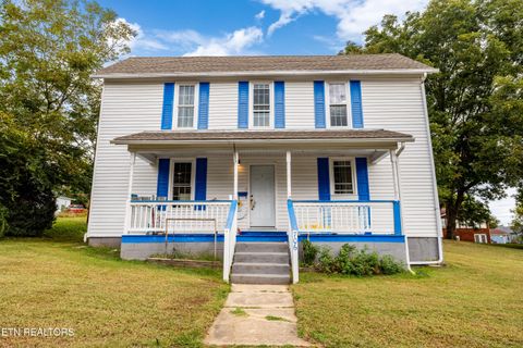 Photo of 706 Broad St, Sweetwater, TN 37874 (MLS # 1317820)