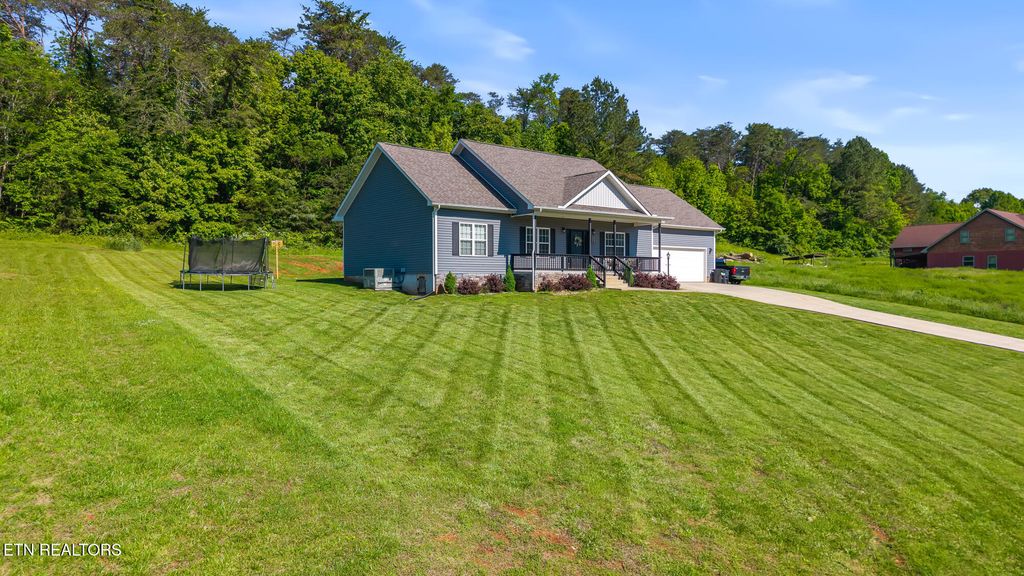 Photo of 123 Tommy Loop, Sweetwater, TN 37874 (MLS # 1300242)