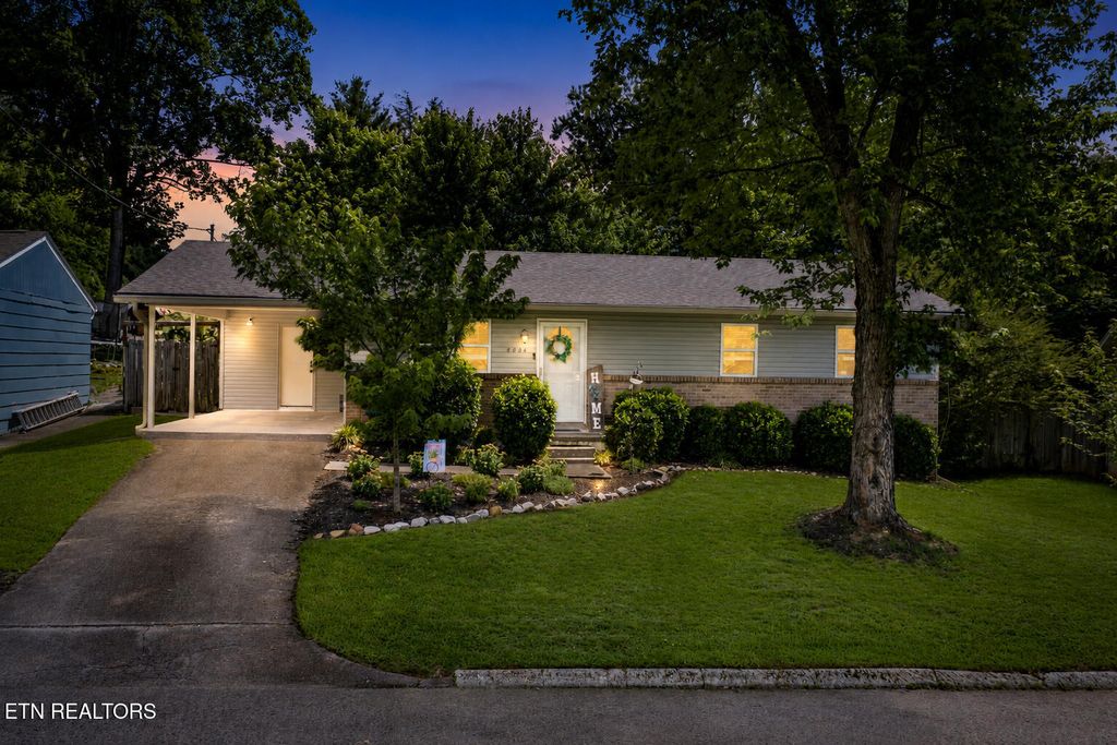 Photo of 4804 Purdue Drive, Knoxville, TN 37921 (MLS # 1342765)