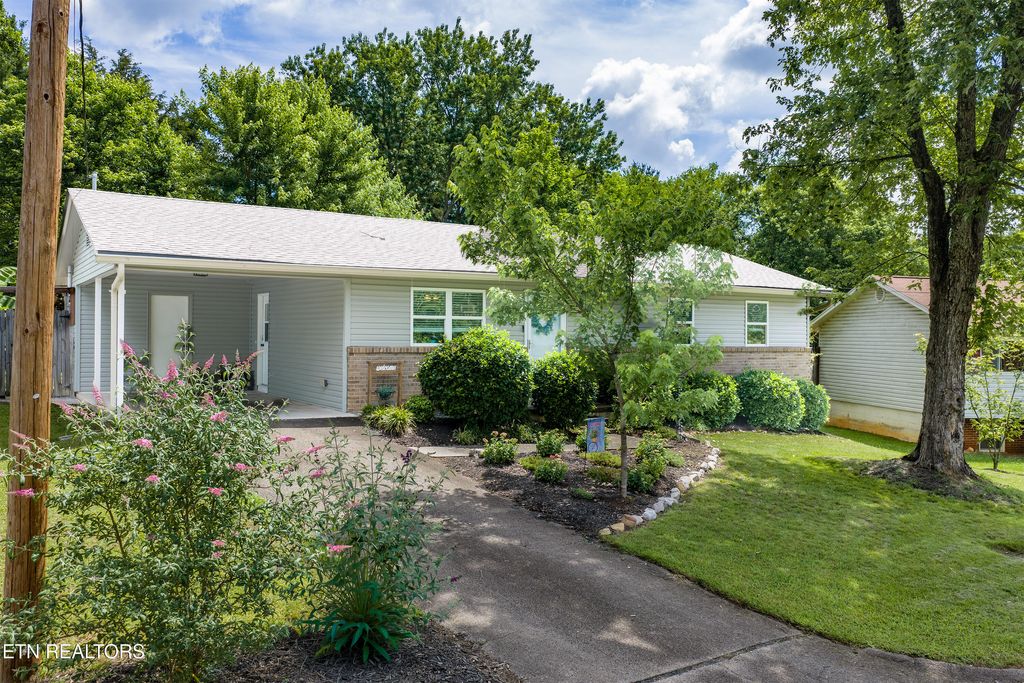 Photo of 4804 Purdue Drive, Knoxville, TN 37921 (MLS # 1342765)