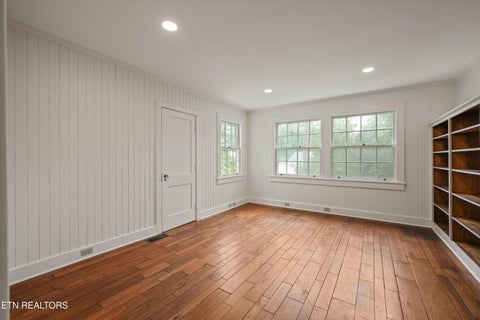 Tiny photo for 945 E Churchwell Ave, Knoxville, TN 37917 (MLS # 1354593)