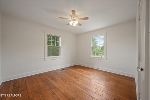 Tiny photo for 945 E Churchwell Ave, Knoxville, TN 37917 (MLS # 1354593)