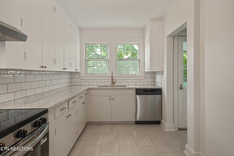 Tiny photo for 945 E Churchwell Ave, Knoxville, TN 37917 (MLS # 1354593)