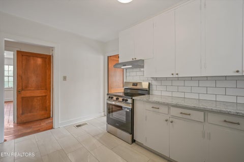 Tiny photo for 945 E Churchwell Ave, Knoxville, TN 37917 (MLS # 1354593)