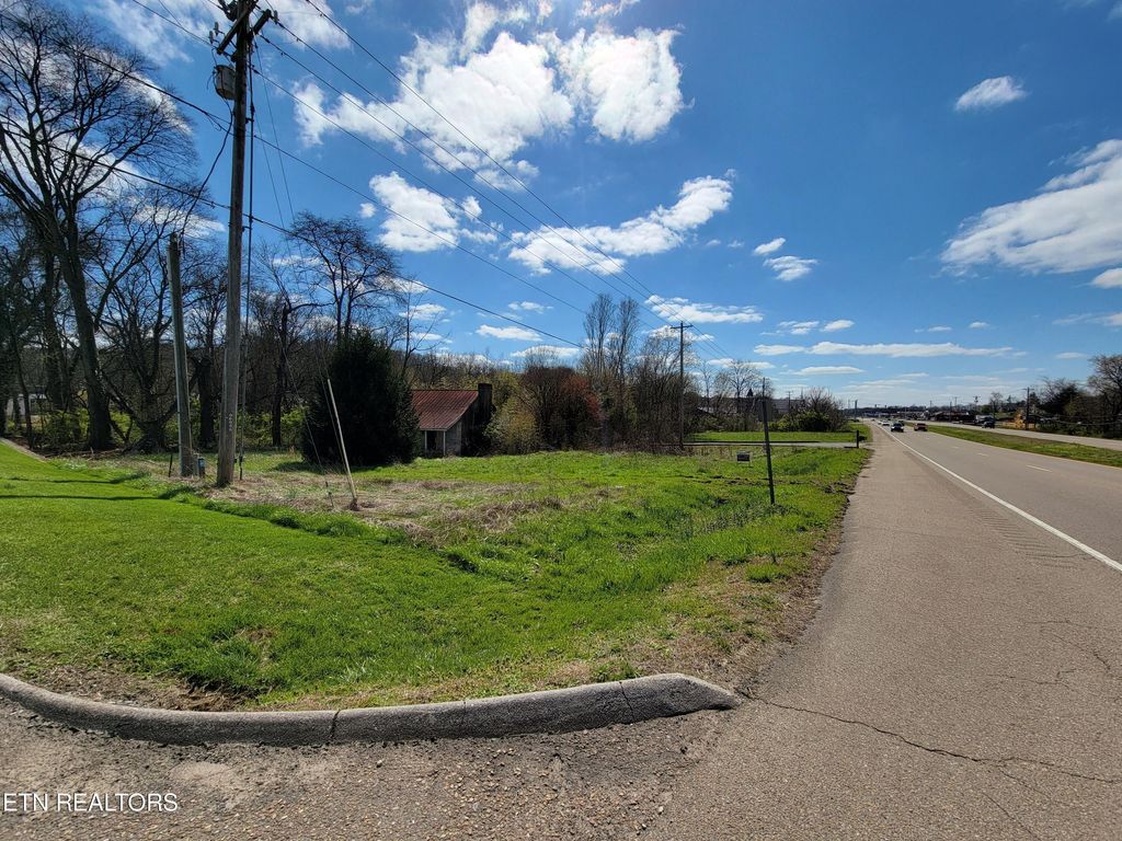 Photo of 915 W Hwy 11 E, New Market, TN 37820 (MLS # 1339728)