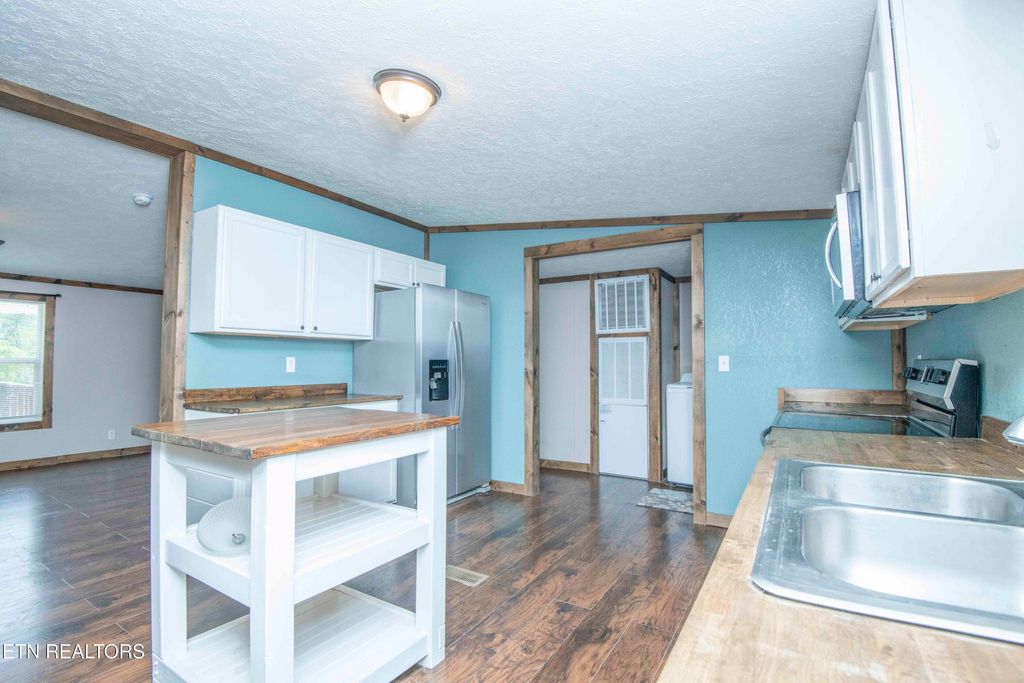 Photo of 629 Yarnell Rd, Clinton, TN 37716 (MLS # 1338281)