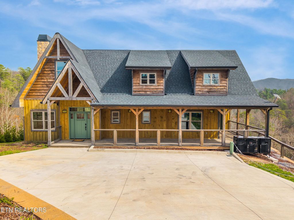 Photo of 2832 Red Sky Drive, Sevierville, TN 37862 (MLS # 1334140)