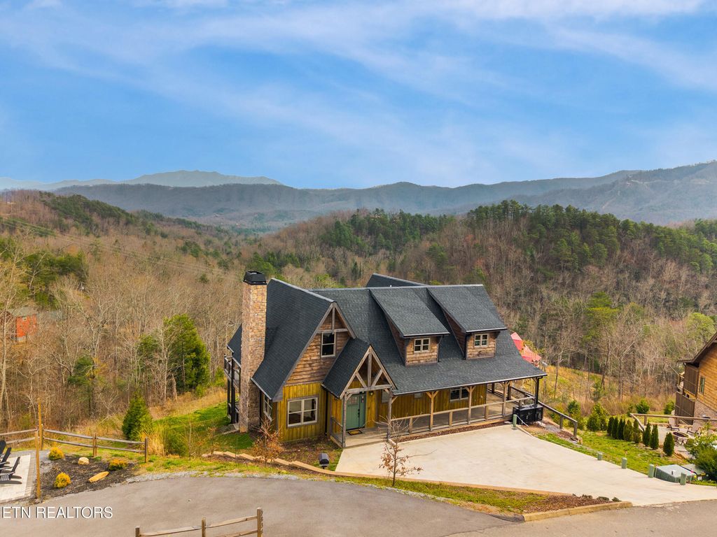 Photo of 2832 Red Sky Drive, Sevierville, TN 37862 (MLS # 1334140)