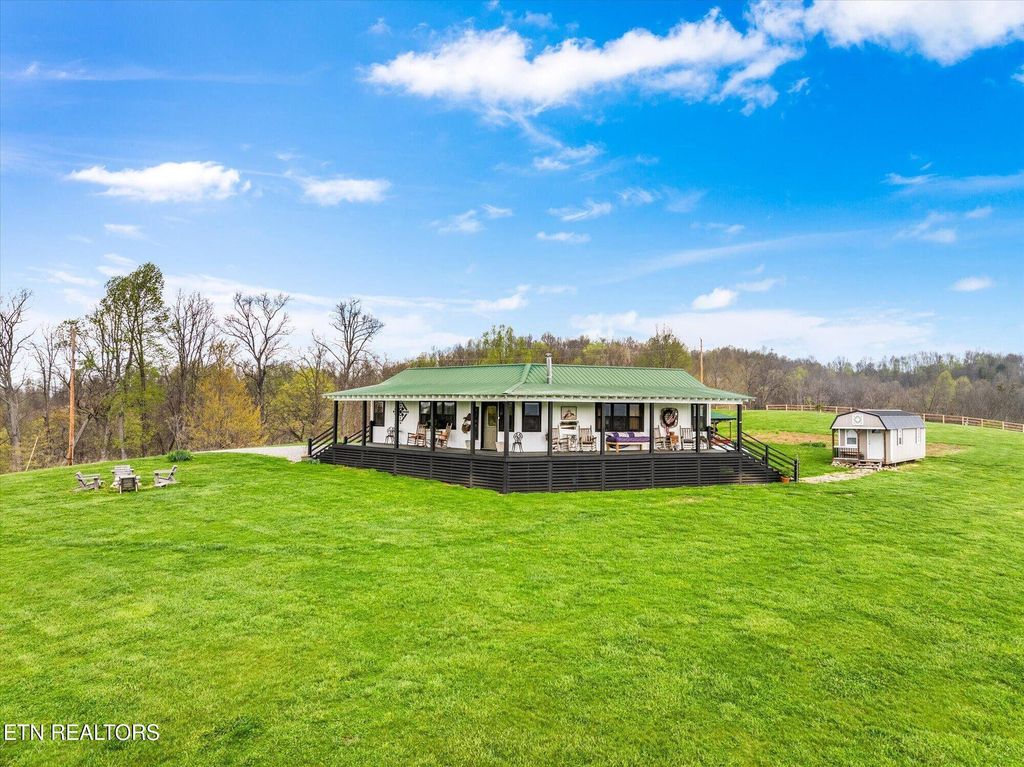 Photo of 556 Jackson Hollow Rd, Thorn Hill, TN 37881 (MLS # 1299617)