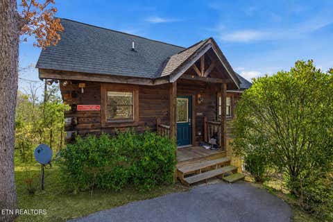 Photo of 570 Country Oaks Drive, Pigeon Forge, TN 37863 (MLS # 1352604)