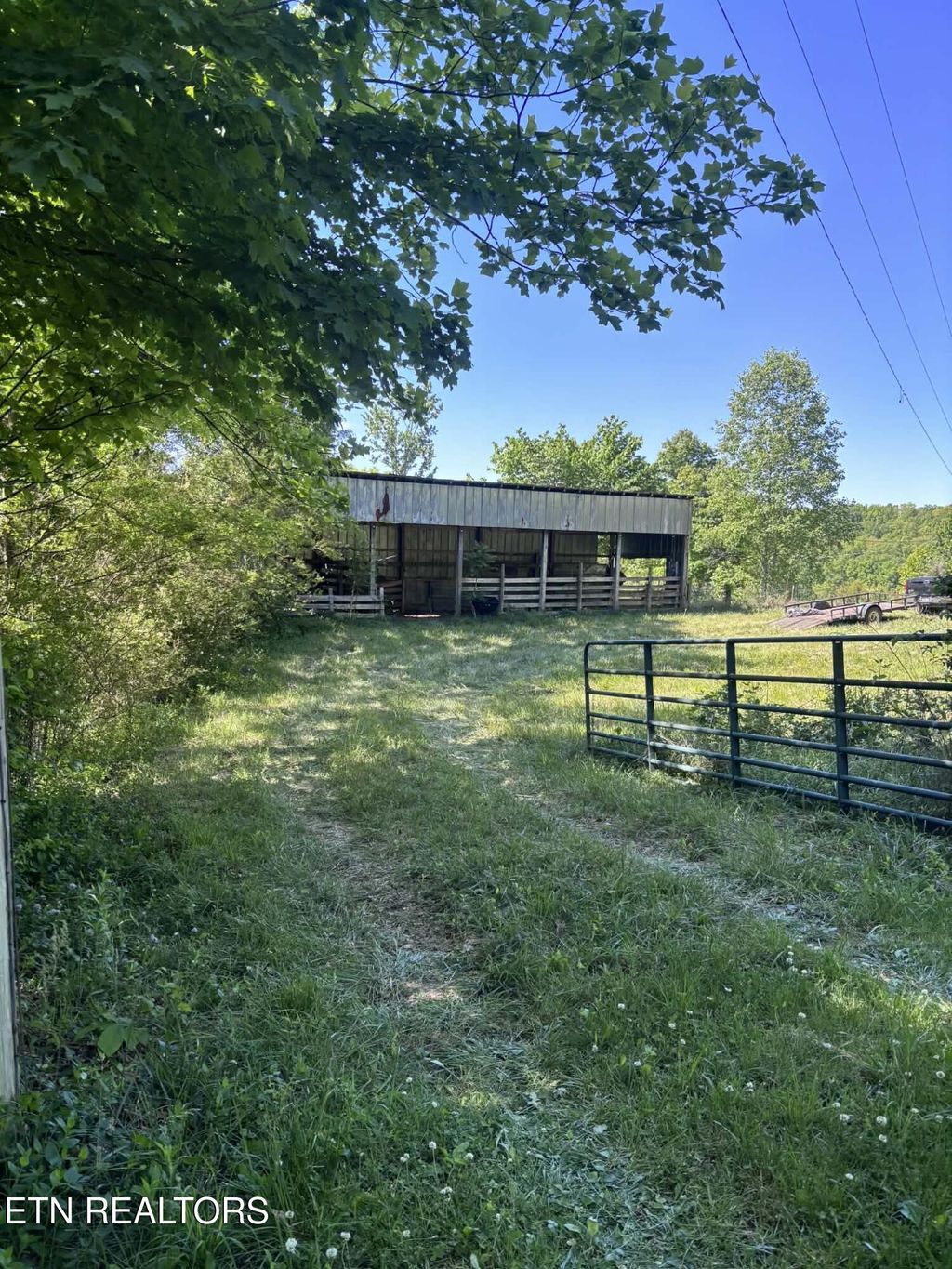 Photo of 407 Earl Maples Lane, Tazewell, TN 37879 (MLS # 1339332)